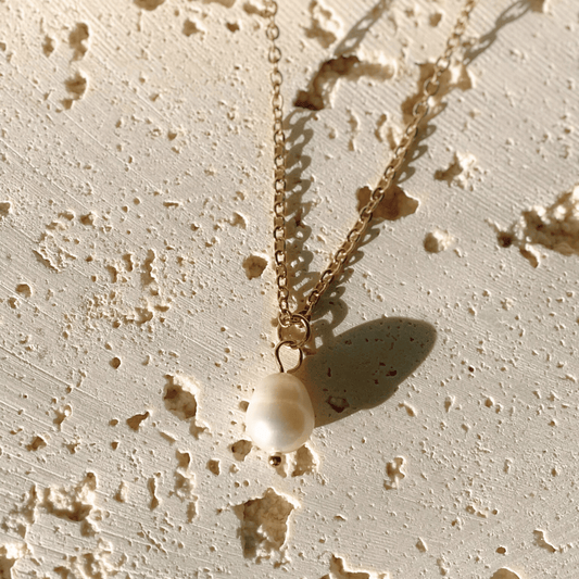 AMINA PEARL NECKLACE